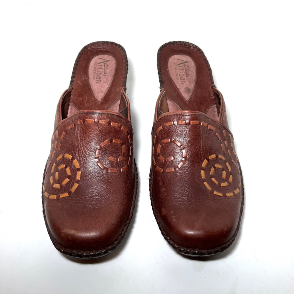 Clarks Artisan Brown Leather Stitched Swirl Wedge Mules Clogs - Picture 4 of 10